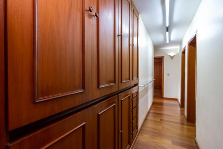 Apartamento para alugar com 393m², 3 quartos e 6 vagas Apartamento para alugar com 393m², 3 quartos e 6 vagasCorredor dos Quartos