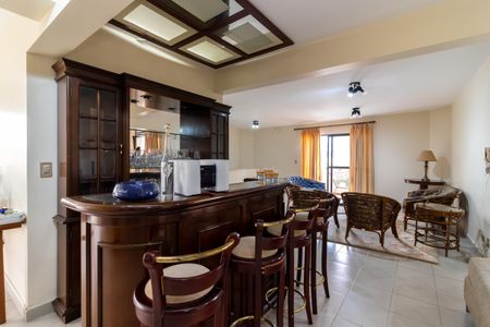 Apartamento para alugar com 393m², 3 quartos e 6 vagas Apartamento para alugar com 393m², 3 quartos e 6 vagasSala de TV - Bar