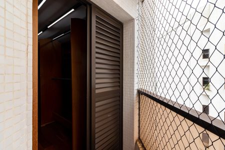 Apartamento para alugar com 393m², 3 quartos e 6 vagas Apartamento para alugar com 393m², 3 quartos e 6 vagasVaranda do Closet da Suíte 1