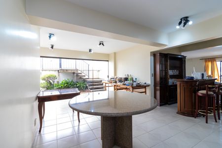 Apartamento para alugar com 393m², 3 quartos e 6 vagas Apartamento para alugar com 393m², 3 quartos e 6 vagasSalão