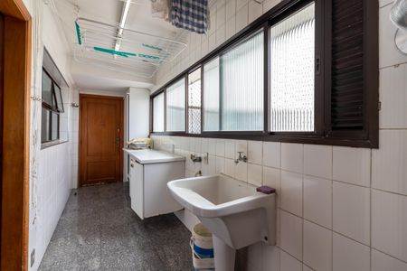 Apartamento para alugar com 393m², 3 quartos e 6 vagas Apartamento para alugar com 393m², 3 quartos e 6 vagasÁrea de Serviço