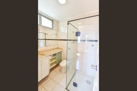 Apartamento à venda com 191m², 3 quartos e 2 vagas Apartamento à venda com 191m², 3 quartos e 2 vagasBanheiro da suíte