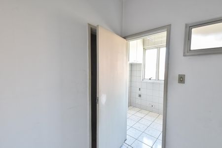 Apartamento à venda com 191m², 3 quartos e 2 vagas Apartamento à venda com 191m², 3 quartos e 2 vagasQuarto de serviço