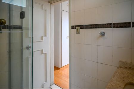 Apartamento à venda com 191m², 3 quartos e 2 vagasBanheiro Quarto 1 - Suite