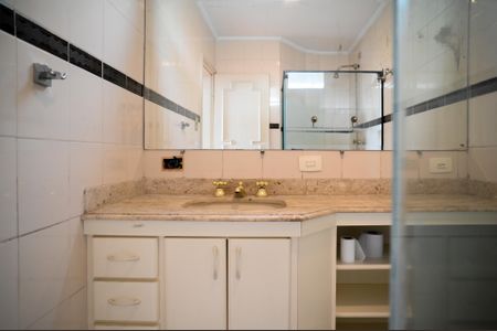 Apartamento à venda com 191m², 3 quartos e 2 vagasBanheiro Quarto 1 - Suite