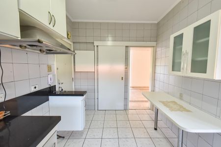 Apartamento à venda com 191m², 3 quartos e 2 vagas Apartamento à venda com 191m², 3 quartos e 2 vagasCozinha