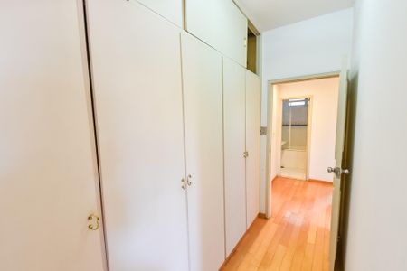 Apartamento à venda com 191m², 3 quartos e 2 vagas Apartamento à venda com 191m², 3 quartos e 2 vagasSuíte
