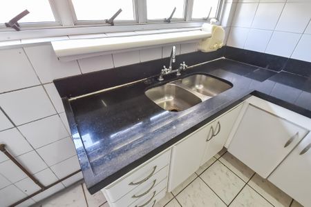 Apartamento à venda com 191m², 3 quartos e 2 vagas Apartamento à venda com 191m², 3 quartos e 2 vagasCozinha
