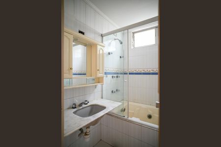 Apartamento à venda com 191m², 3 quartos e 2 vagasBanheiro Social