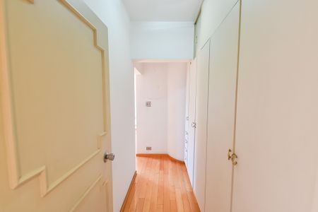 Apartamento à venda com 191m², 3 quartos e 2 vagas Apartamento à venda com 191m², 3 quartos e 2 vagasSuíte