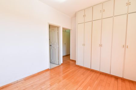 Apartamento à venda com 191m², 3 quartos e 2 vagas Apartamento à venda com 191m², 3 quartos e 2 vagasSuíte
