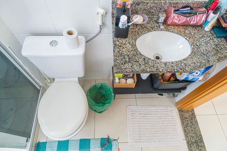 Apartamento à venda com 57m², 2 quartos e 1 vaga Apartamento à venda com 57m², 2 quartos e 1 vagaBanheiro