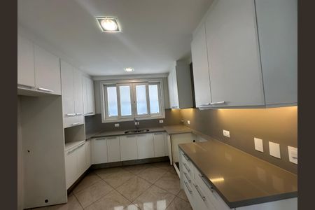 Casa de condomínio à venda com 470m², 4 quartos e 4 vagasCozinha