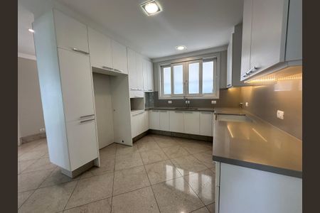 Casa de condomínio à venda com 470m², 4 quartos e 4 vagasCozinha