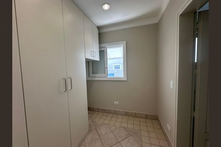 Casa de condomínio à venda com 470m², 4 quartos e 4 vagasQuarto de Serviço