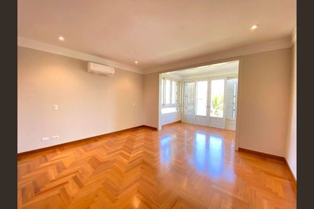 Casa à venda com 5 quartos, 470m² em Jardim Paulista, Barueri