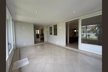 Casa de condomínio à venda com 470m², 4 quartos e 4 vagasVaranda da Sala