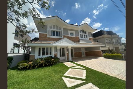 Casa de condomínio à venda com 470m², 4 quartos e 4 vagasFachada