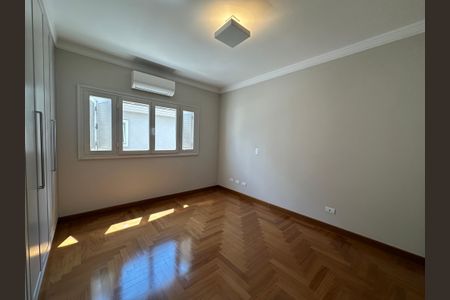 Casa de condomínio à venda com 470m², 4 quartos e 4 vagasSuíte 4