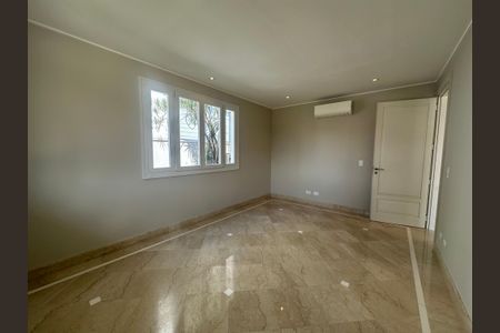 Casa de condomínio à venda com 470m², 4 quartos e 4 vagasEscritório