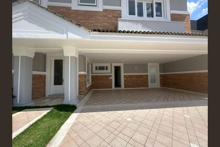 Casa de condomínio à venda com 470m², 4 quartos e 4 vagasFachada