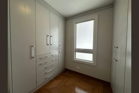 Casa de condomínio à venda com 470m², 4 quartos e 4 vagasCloset da suíte 2