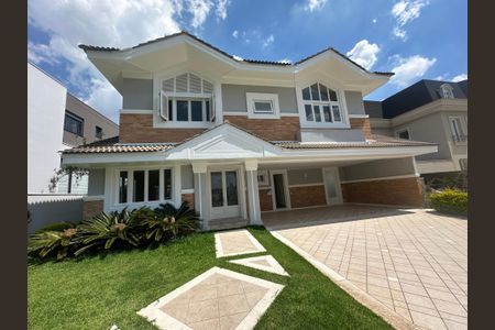 Casa de condomínio à venda com 470m², 4 quartos e 4 vagasFachada
