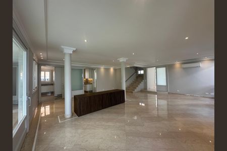 Casa de condomínio à venda com 470m², 4 quartos e 4 vagasSala