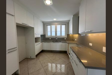 Casa de condomínio à venda com 470m², 4 quartos e 4 vagasCozinha