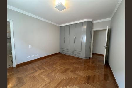 Casa de condomínio à venda com 470m², 4 quartos e 4 vagasSuíte 3