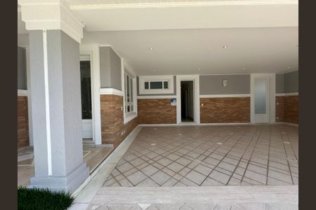 Casa de condomínio à venda com 470m², 4 quartos e 4 vagasFachada