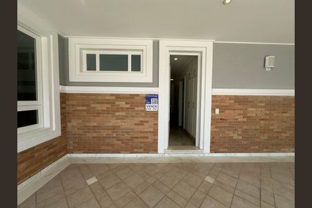 Casa de condomínio à venda com 470m², 4 quartos e 4 vagasFachada