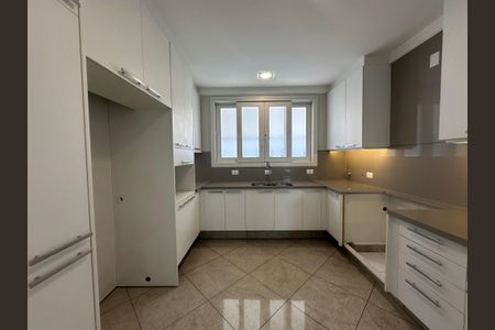 Casa de condomínio à venda com 470m², 4 quartos e 4 vagasCozinha