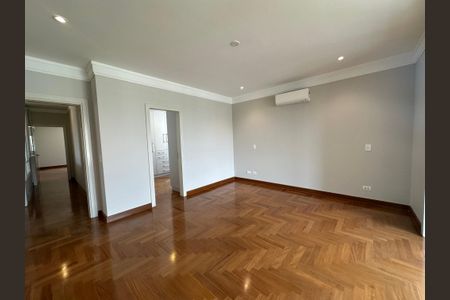 Casa de condomínio à venda com 470m², 4 quartos e 4 vagasSuíte 2