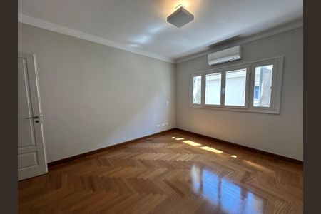 Casa de condomínio à venda com 470m², 4 quartos e 4 vagasSuíte 3