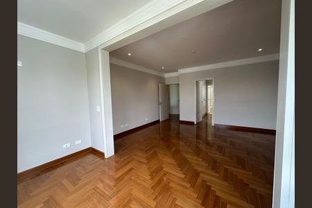 Casa de condomínio à venda com 470m², 4 quartos e 4 vagasSuíte 2