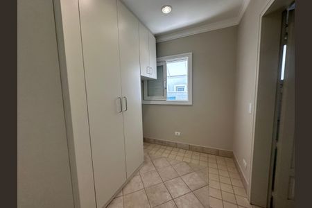 Casa de condomínio à venda com 470m², 4 quartos e 4 vagasQuarto de Serviço