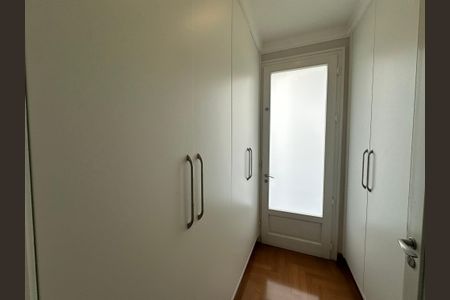 Casa de condomínio à venda com 470m², 4 quartos e 4 vagasCloset da suíte 4