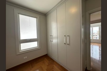 Casa de condomínio à venda com 470m², 4 quartos e 4 vagasCloset da suíte 2