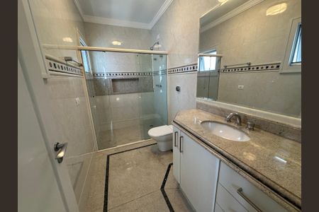 Casa de condomínio à venda com 470m², 4 quartos e 4 vagasBanheiro da Suíte 3