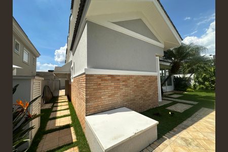Casa de condomínio à venda com 470m², 4 quartos e 4 vagasQuintal
