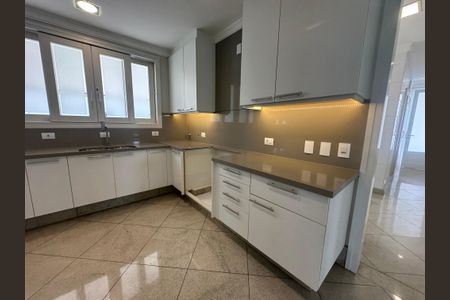 Casa de condomínio à venda com 470m², 4 quartos e 4 vagasCozinha