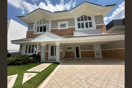 Casa de condomínio à venda com 470m², 4 quartos e 4 vagasFachada