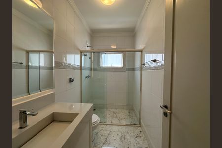 Casa de condomínio à venda com 470m², 4 quartos e 4 vagasBanheiro da Suíte 4