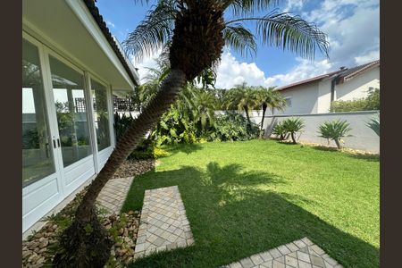 Casa de condomínio à venda com 470m², 4 quartos e 4 vagasQuintal