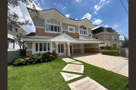 Casa de condomínio à venda com 470m², 4 quartos e 4 vagasFachada