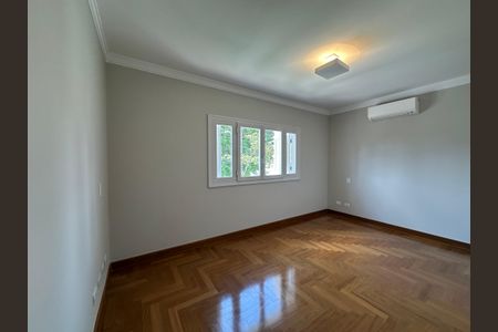 Casa de condomínio à venda com 470m², 4 quartos e 4 vagasSuíte 1