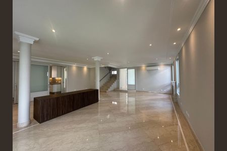 Casa de condomínio à venda com 470m², 4 quartos e 4 vagasSala