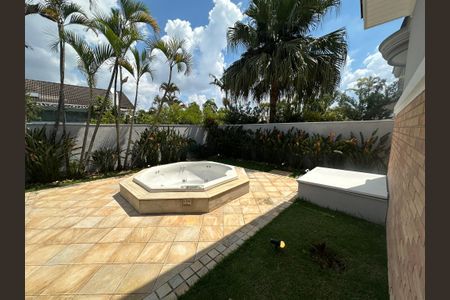 Casa de condomínio à venda com 470m², 4 quartos e 4 vagasQuintal