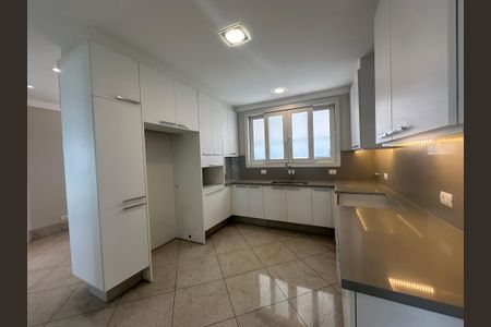 Casa de condomínio à venda com 470m², 4 quartos e 4 vagasCozinha